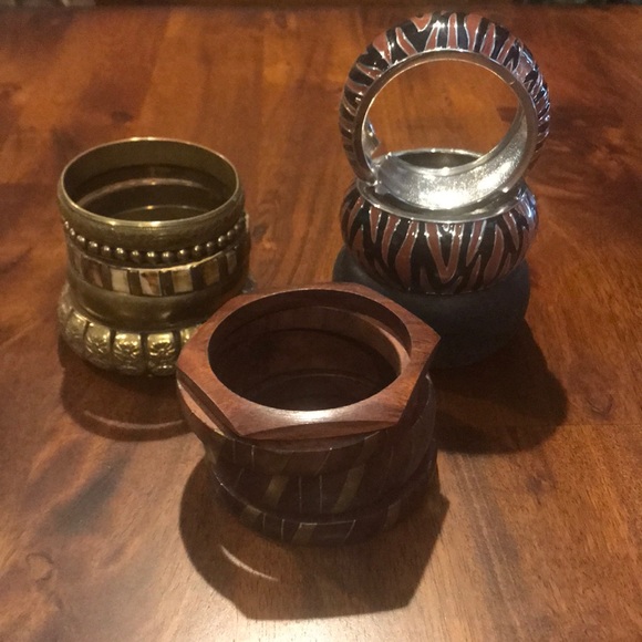 Jewelry - Bundle of 12 bangles